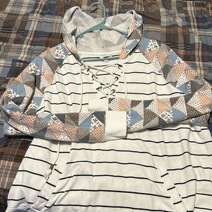Quilt print sleeve hoodie